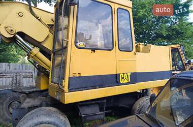 Колесный экскаватор Caterpillar 206 1993 в Сколе
