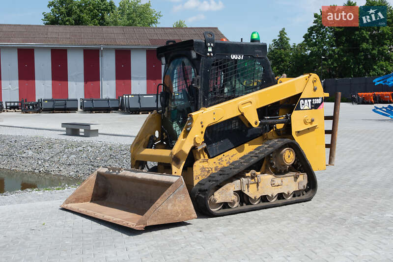 Caterpillar 239 2018