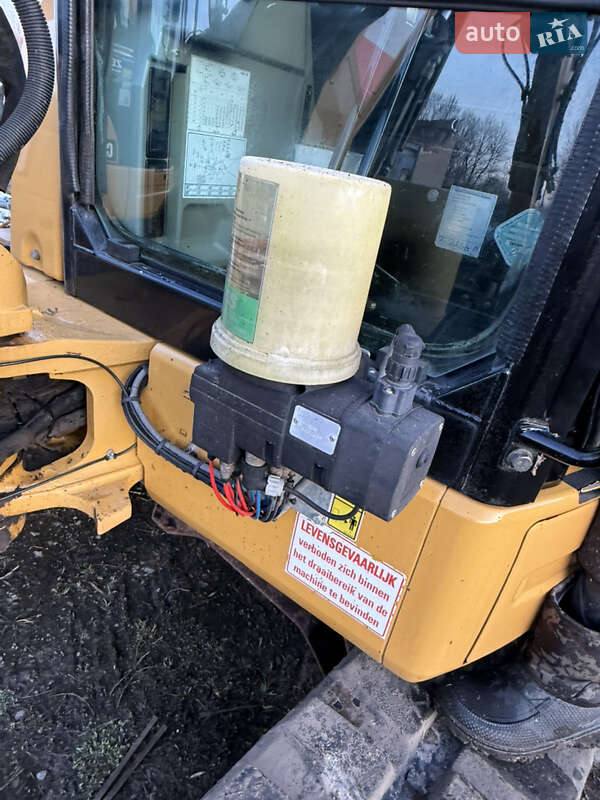 Миниэкскаватор Caterpillar 305 2012 в Дрогобыче