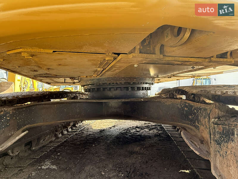 Гусеничный экскаватор Caterpillar 320 2014 в Одессе