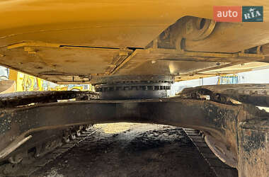 Гусеничный экскаватор Caterpillar 320 2014 в 