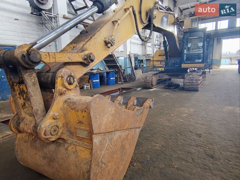 2008 Caterpillar 320, VIN CAT0320DCFAL00746:plate — zdjęcie 1 (autoria)
