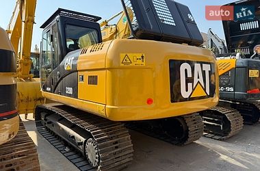 Гусеничный экскаватор Caterpillar 320 2015 в Ровно