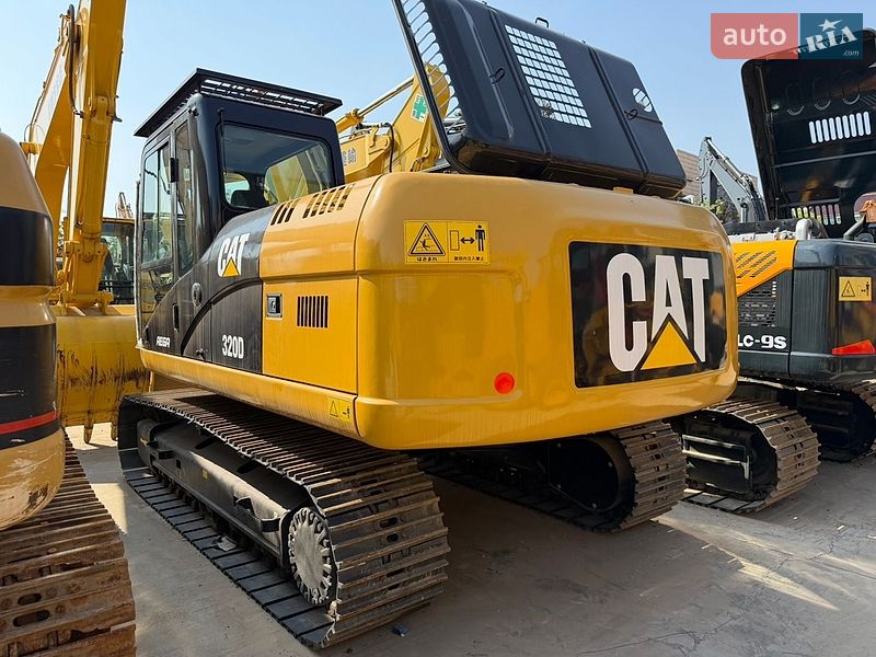 Caterpillar 320 2015