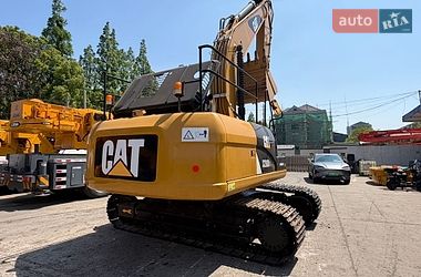 Гусеничный экскаватор Caterpillar 320 2019 в Ровно