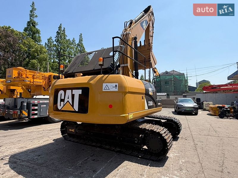 Гусеничный экскаватор Caterpillar 320 2019 в Ровно
