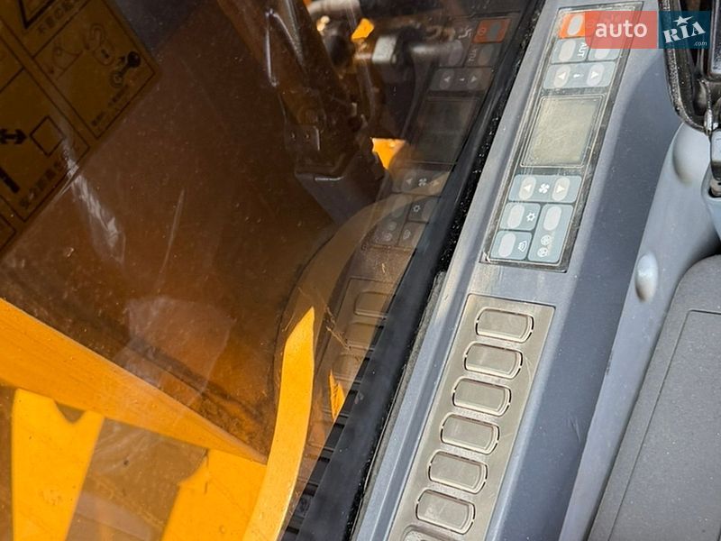 Гусеничный экскаватор Caterpillar 320 2019 в Ровно