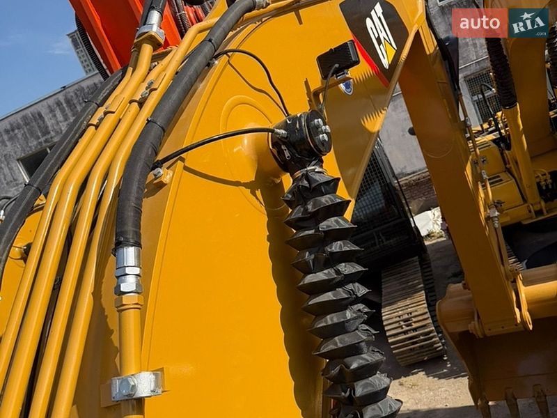 Гусеничный экскаватор Caterpillar 320 2016 в Ровно