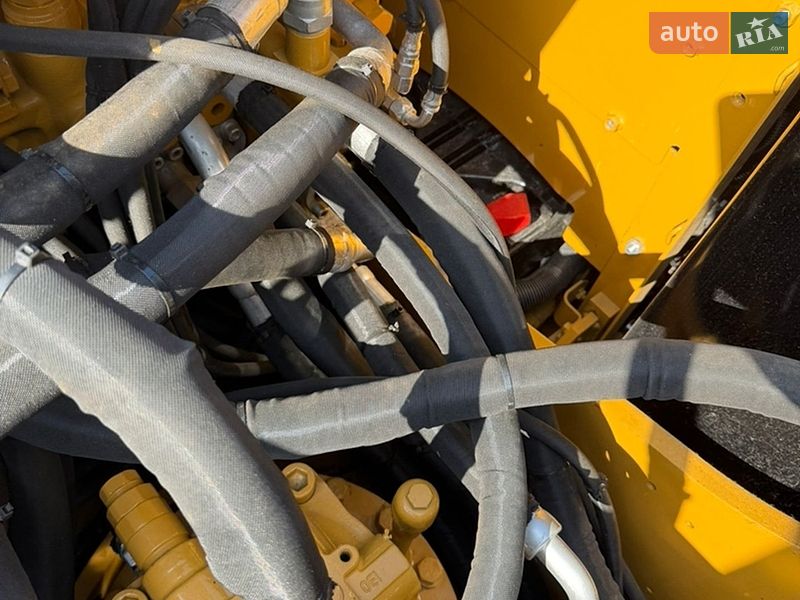 Гусеничный экскаватор Caterpillar 320 2016 в Ровно