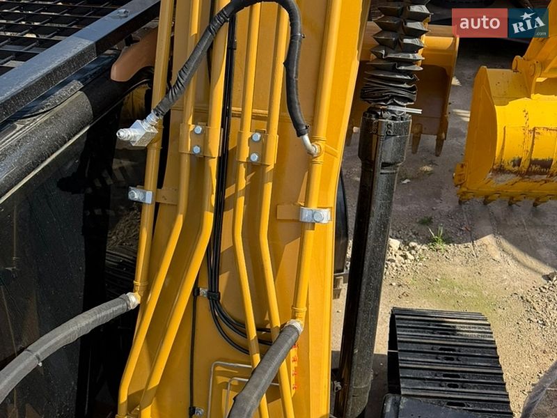 Гусеничный экскаватор Caterpillar 320 2016 в Ровно