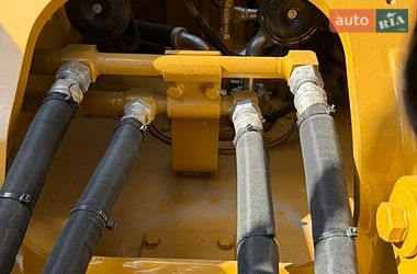 Гусеничный экскаватор Caterpillar 320 2016 в Ровно