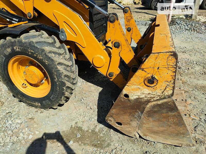 Экскаватор погрузчик Caterpillar 428F2 2018 в Киеве