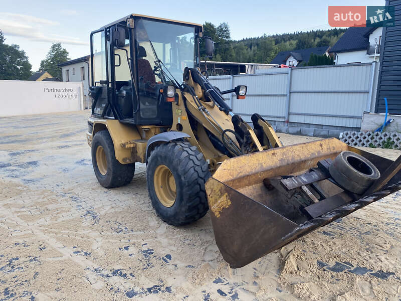 Фронтальный погрузчик Caterpillar 906 2005 в Львове