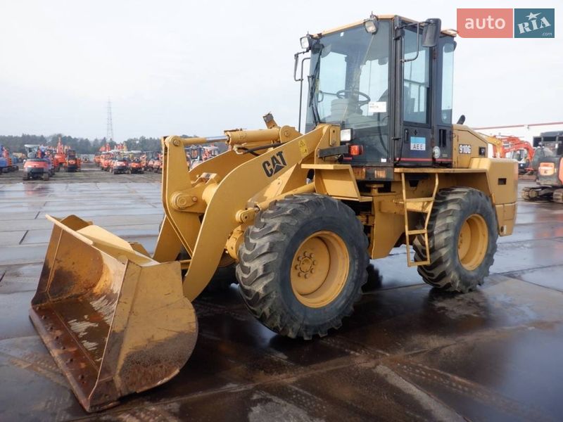 Caterpillar 910 2004