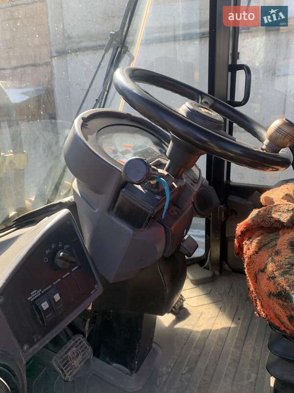 Фронтальні навантажувачі Caterpillar 930 2007 в Києві