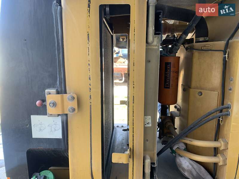 Фронтальні навантажувачі Caterpillar 930 2007 в Києві