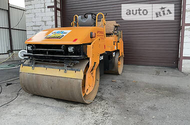 Дорожный каток Caterpillar CAT 2005 в Киеве