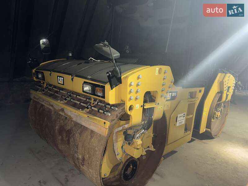 Дорожный каток Caterpillar CB 2021 в Днепре