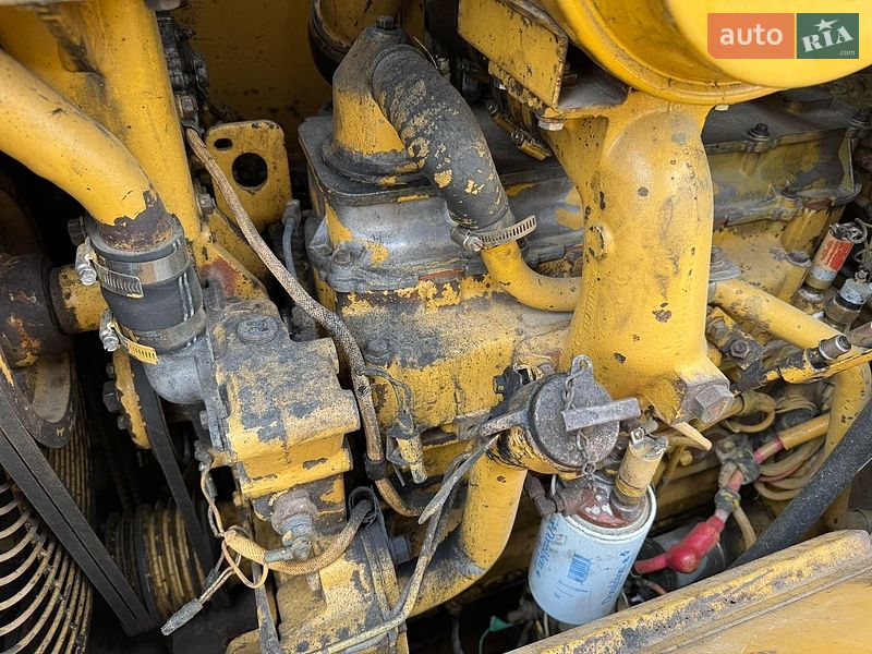 Бульдозер Caterpillar D4 1988 в Львове