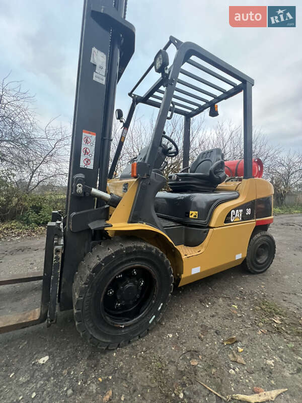 Вилочный погрузчик Caterpillar GP 2017 в Тернополе
