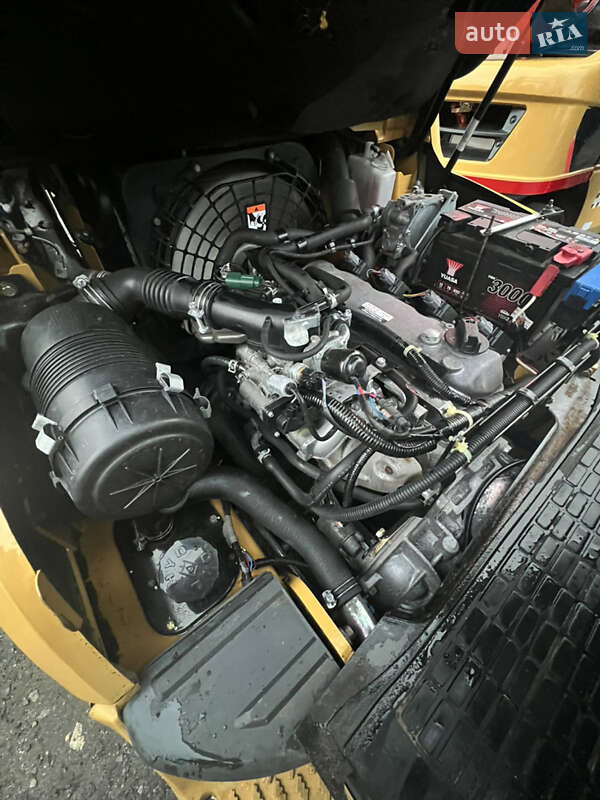 Вилочный погрузчик Caterpillar GP 2017 в Тернополе