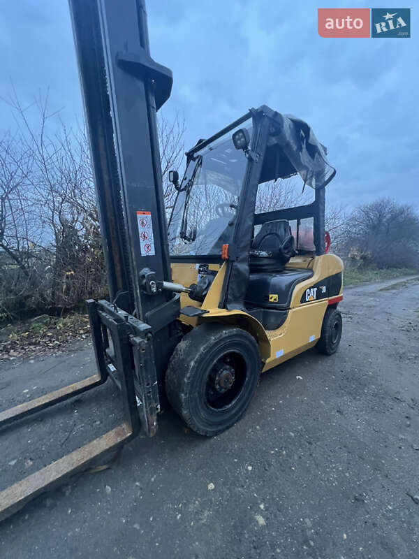 Вилочный погрузчик Caterpillar GP 2017 в Тернополе