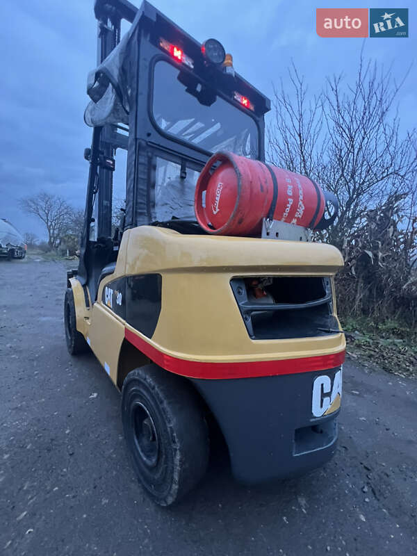 Вилочный погрузчик Caterpillar GP 2017 в Тернополе