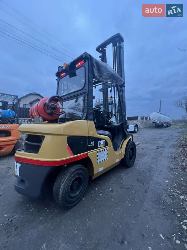 Вилочный погрузчик Caterpillar GP 2017 в Тернополе