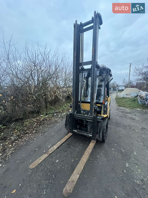 Вилочный погрузчик Caterpillar GP 2017 в Тернополе