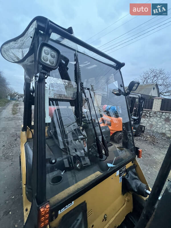 Вилочный погрузчик Caterpillar GP 2017 в Тернополе