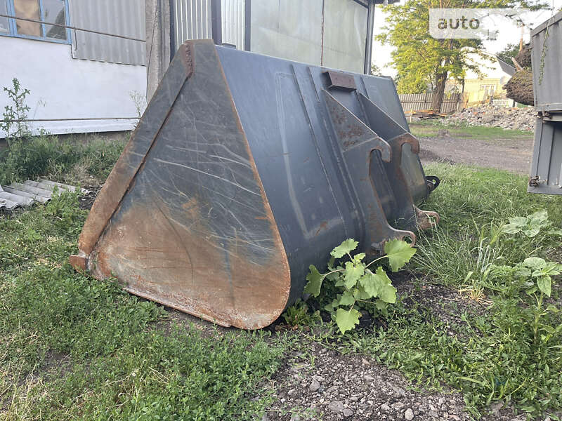 Телескопический погрузчик Caterpillar TH 360B 2009 в Киеве фото 19 Телескопический погрузчик Caterpillar TH 360B 2009 в Киеве