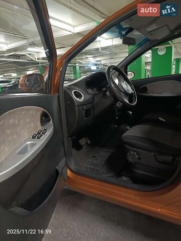 Хетчбек Chana Benni 2008 в Ужгороді