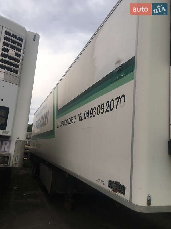 Рефрижератор полуприцеп Chateau 330 2003 в Корце