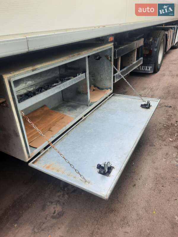 Рефрижератор напівпричіп Chereau CD 382CHB 2004 в Києві