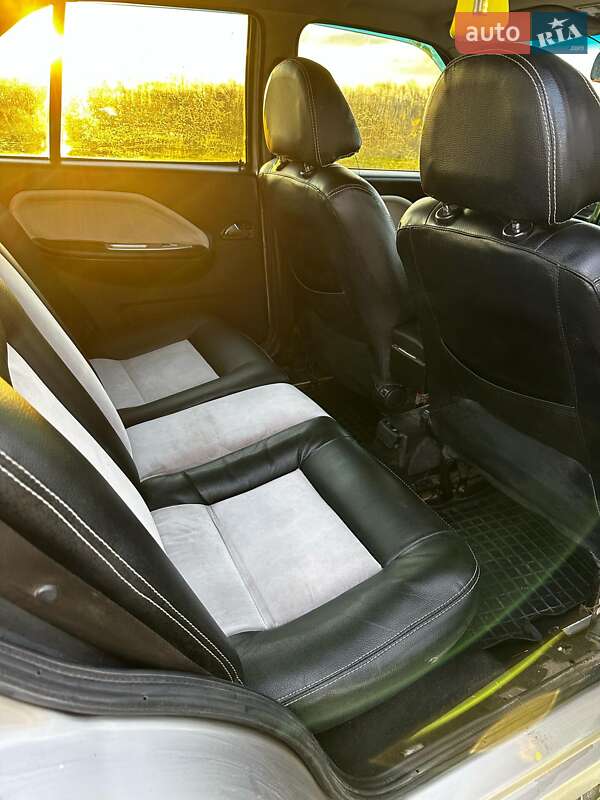 Седан Chery Amulet 2008 в Чутовому