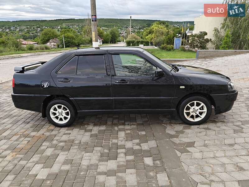 Седан Chery Amulet 2007 в Окнах