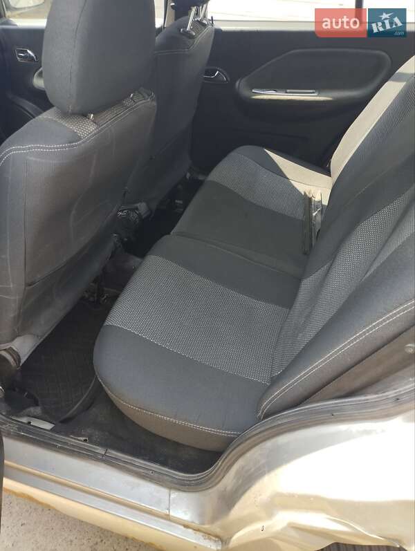 Седан Chery Amulet 2008 в Новомосковске