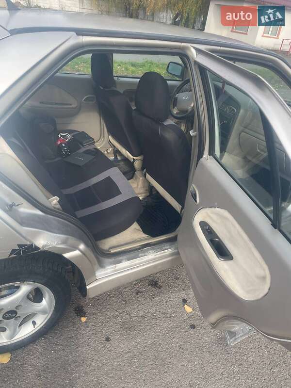 Седан Chery Amulet 2007 в Берегово