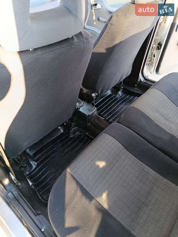 Седан Chery Amulet 2008 в Бурыни