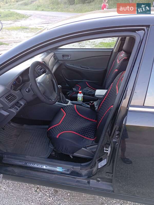 Седан Chery E5 2013 в Будах