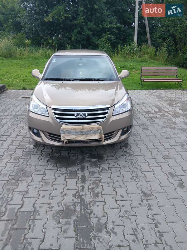 Седан Chery E5 2013 в Бориславе