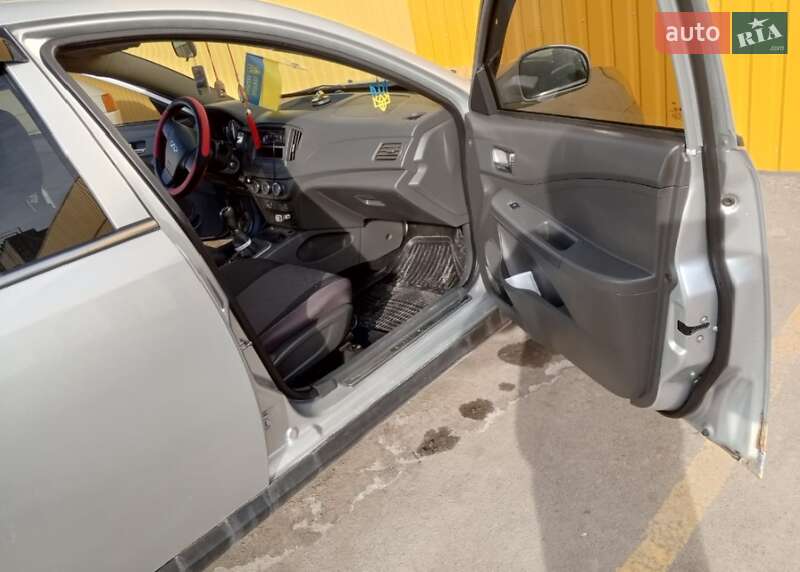 Седан Chery E5 2014 в Обухові