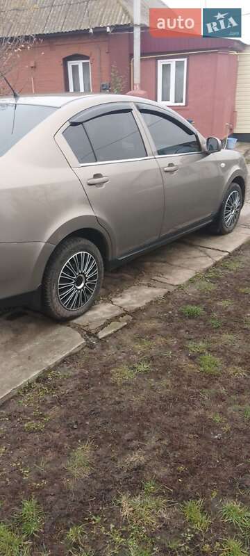 Седан Chery E5 2014 в Сребном