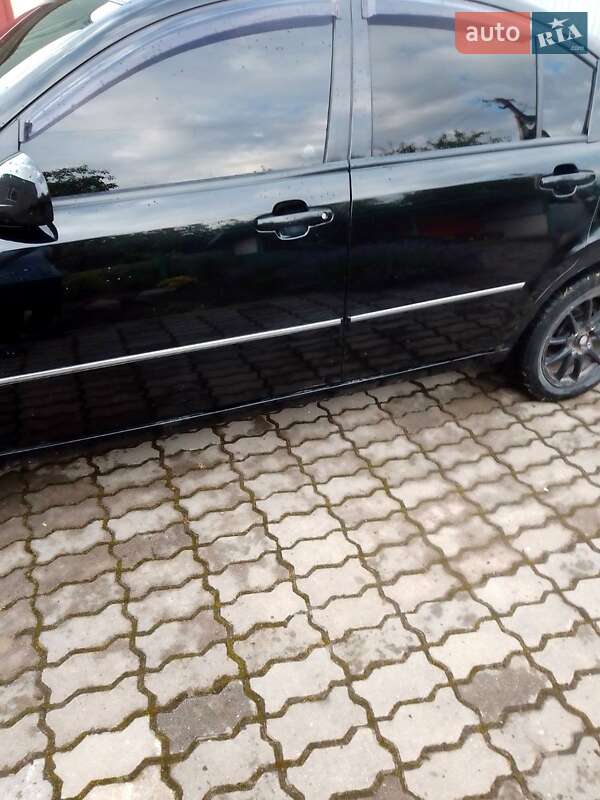 Седан Chery Elara 2010 в Сокале