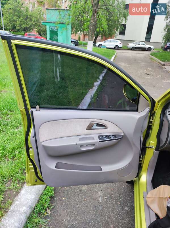 Лифтбек Chery Jaggi 2008 в Киеве