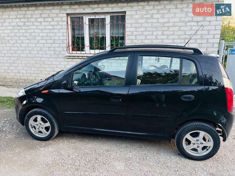 Хэтчбек Chery Kimo 2011 в 
