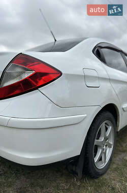 Седан Chery M11 2011 в  фото 3 Седан Chery M11 2011 в