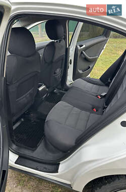 Седан Chery M11 2011 в  фото 14 Седан Chery M11 2011 в