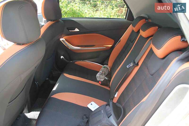 Внедорожник / Кроссовер Chery Tiggo 2 2017 в Киеве фото 5 Внедорожник / Кроссовер Chery Tiggo 2 2017 в Киеве