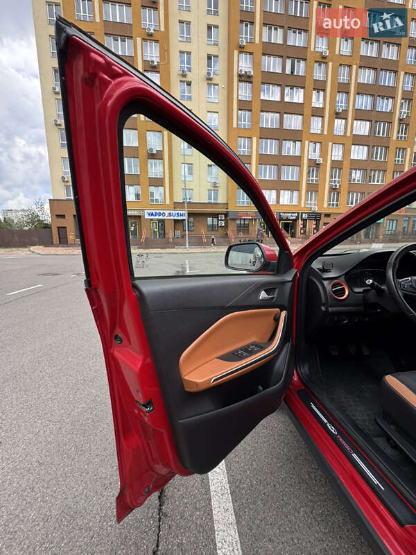 Внедорожник / Кроссовер Chery Tiggo 2 2018 в Киеве